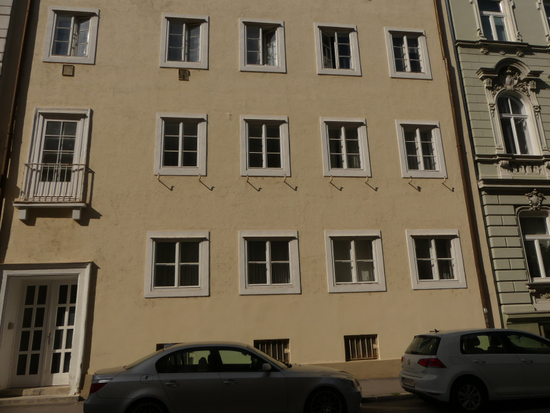 2700 WR. NEUSTADT: MIETWOHNUNG IN ZENTRALER LAGE!