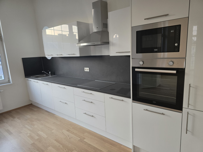BEREITS VERMIETET!  2700 WR. NEUSTADT-TOPSANIERTE ALTBAUWOHNUNG NÄHE STADTZENTRUM – Bild 3