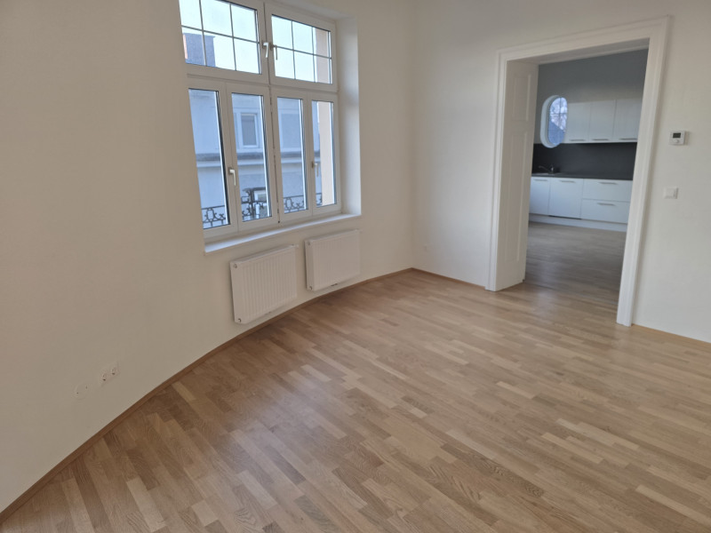 BEREITS VERMIETET!  2700 WR. NEUSTADT-TOPSANIERTE ALTBAUWOHNUNG NÄHE STADTZENTRUM – Bild 6