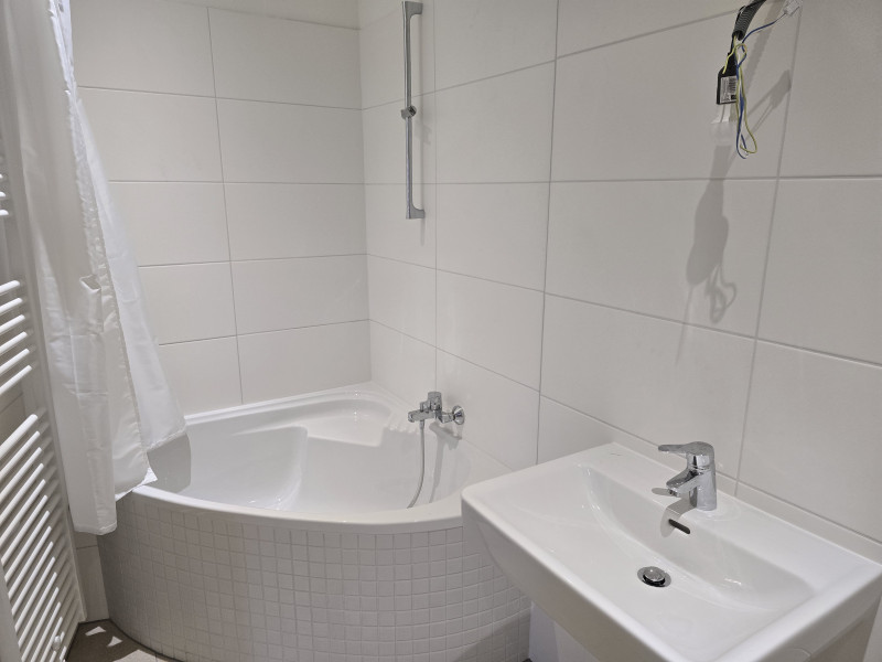BEREITS VERMIETET!  2700 WR. NEUSTADT-TOPSANIERTE ALTBAUWOHNUNG NÄHE STADTZENTRUM – Bild 10