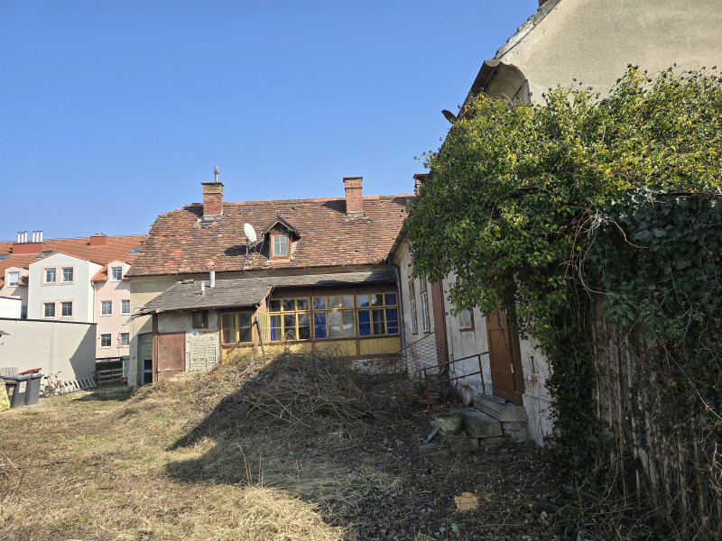 2822 BAD ERLACH:  RENOVIERUNGSBEDÜRFTIGES MEHRFAMILIENHAUS IN ZENTRALER LAGE – Bild 3